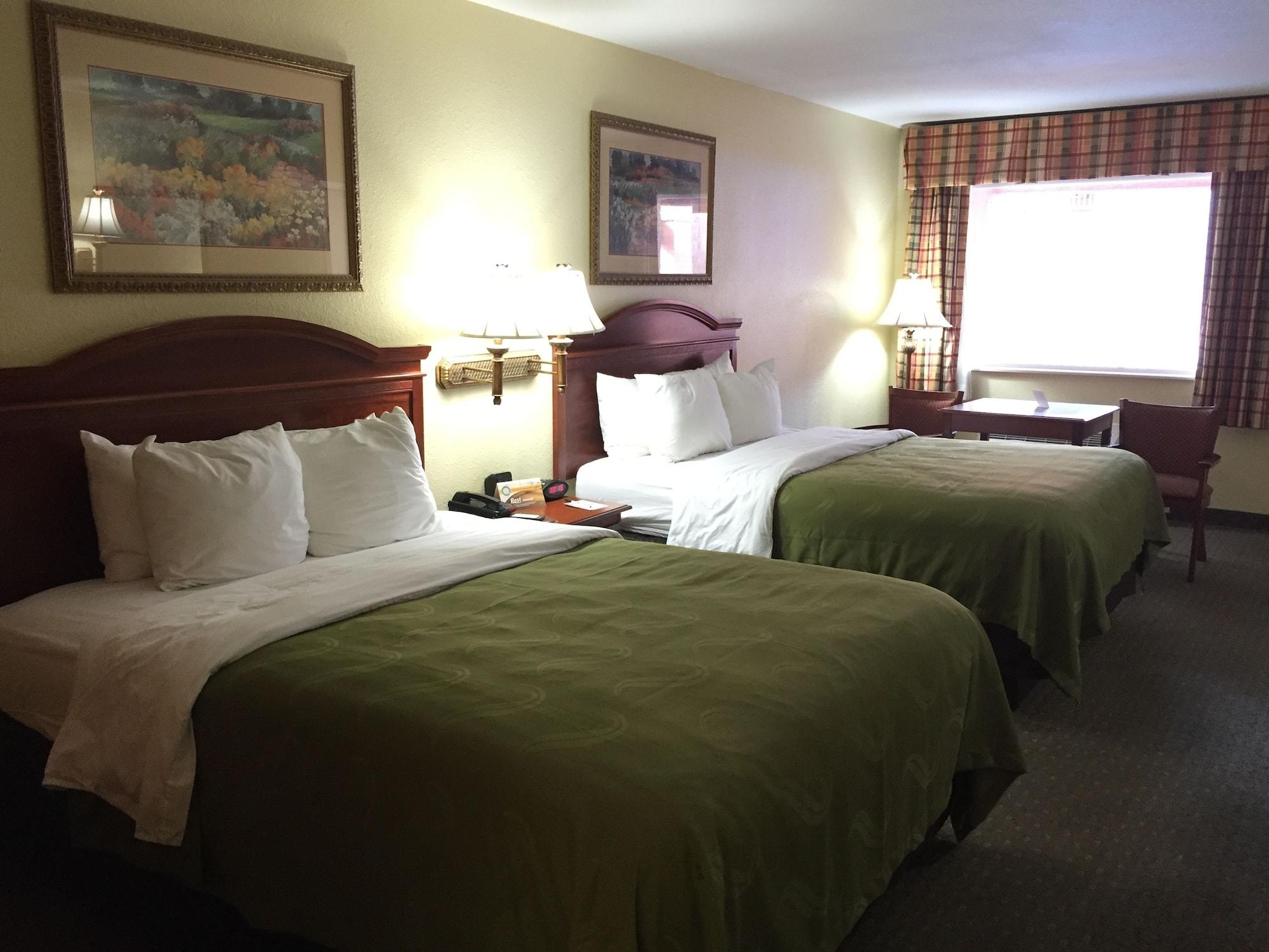 איגל פאס Econo Lodge Inn & Suites מראה חיצוני תמונה