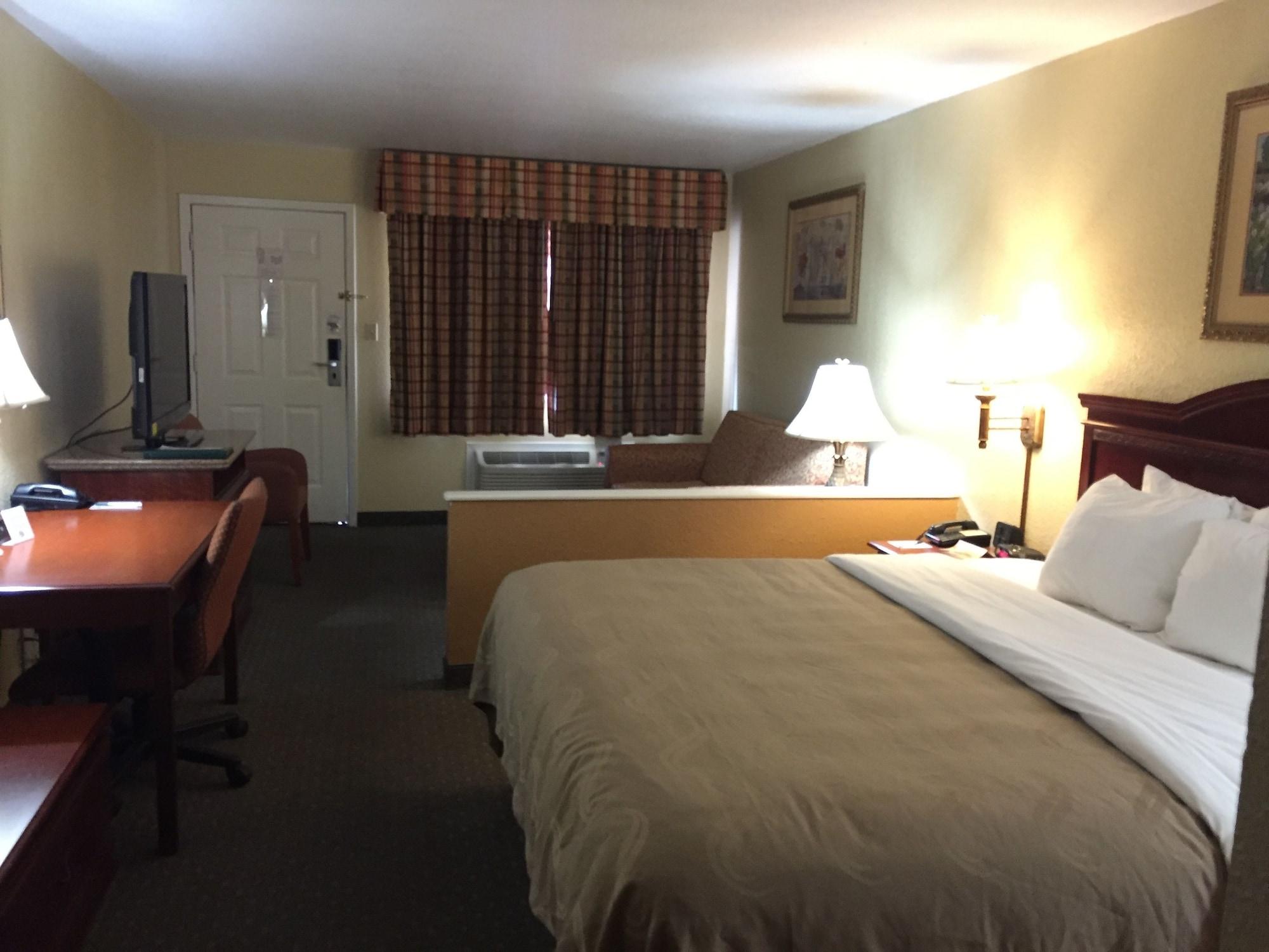 איגל פאס Econo Lodge Inn & Suites מראה חיצוני תמונה