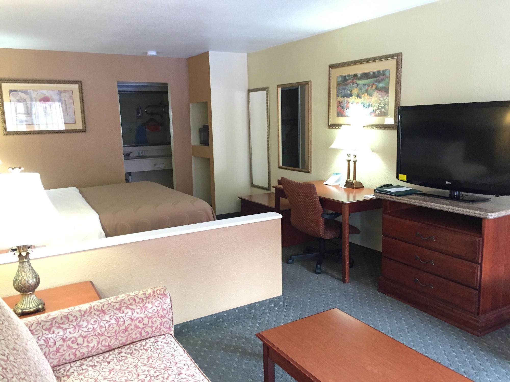 איגל פאס Econo Lodge Inn & Suites מראה חיצוני תמונה