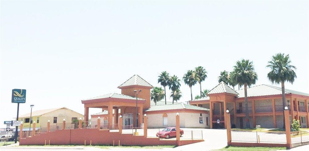 איגל פאס Econo Lodge Inn & Suites מראה חיצוני תמונה