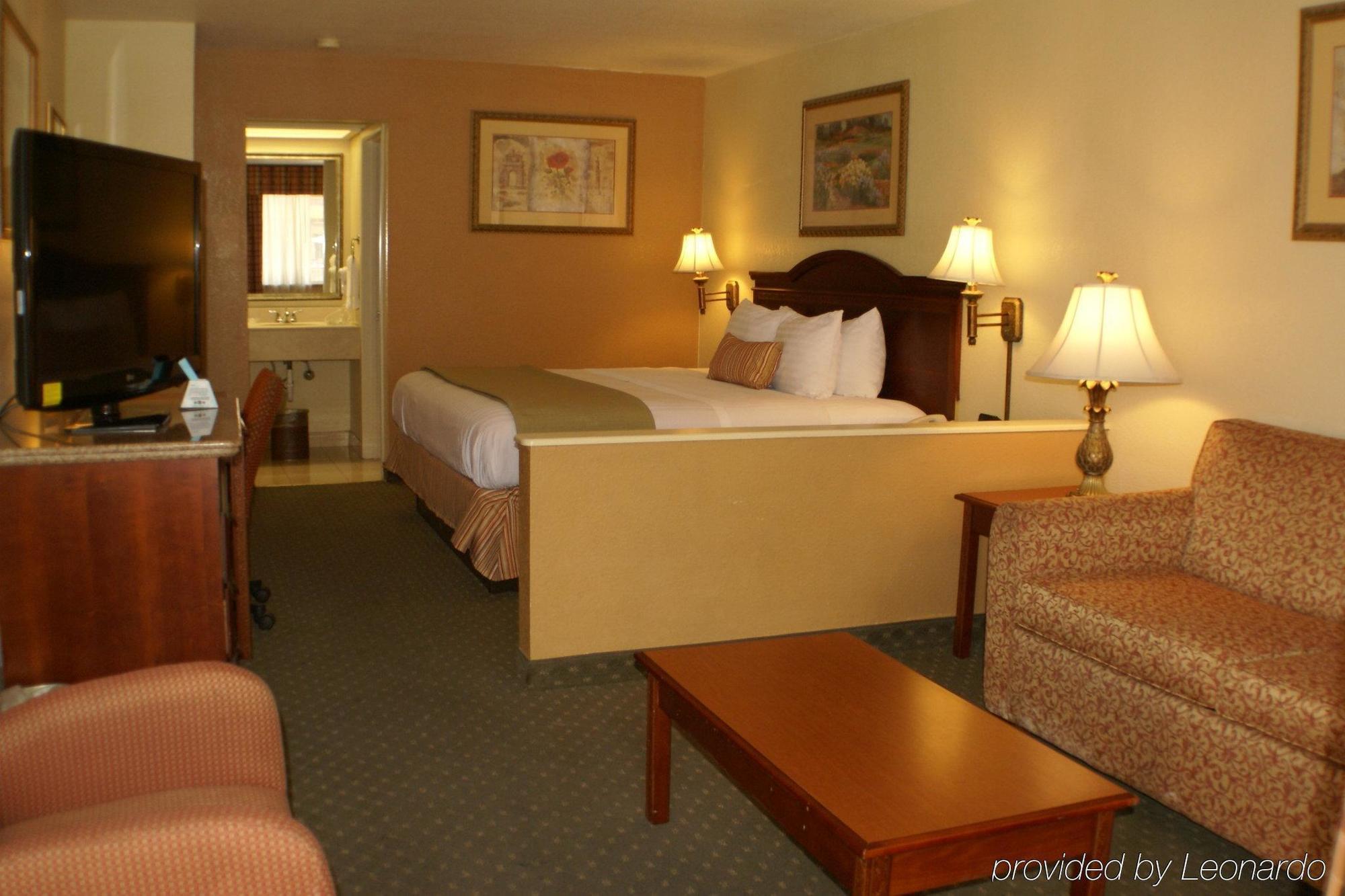 איגל פאס Econo Lodge Inn & Suites מראה חיצוני תמונה